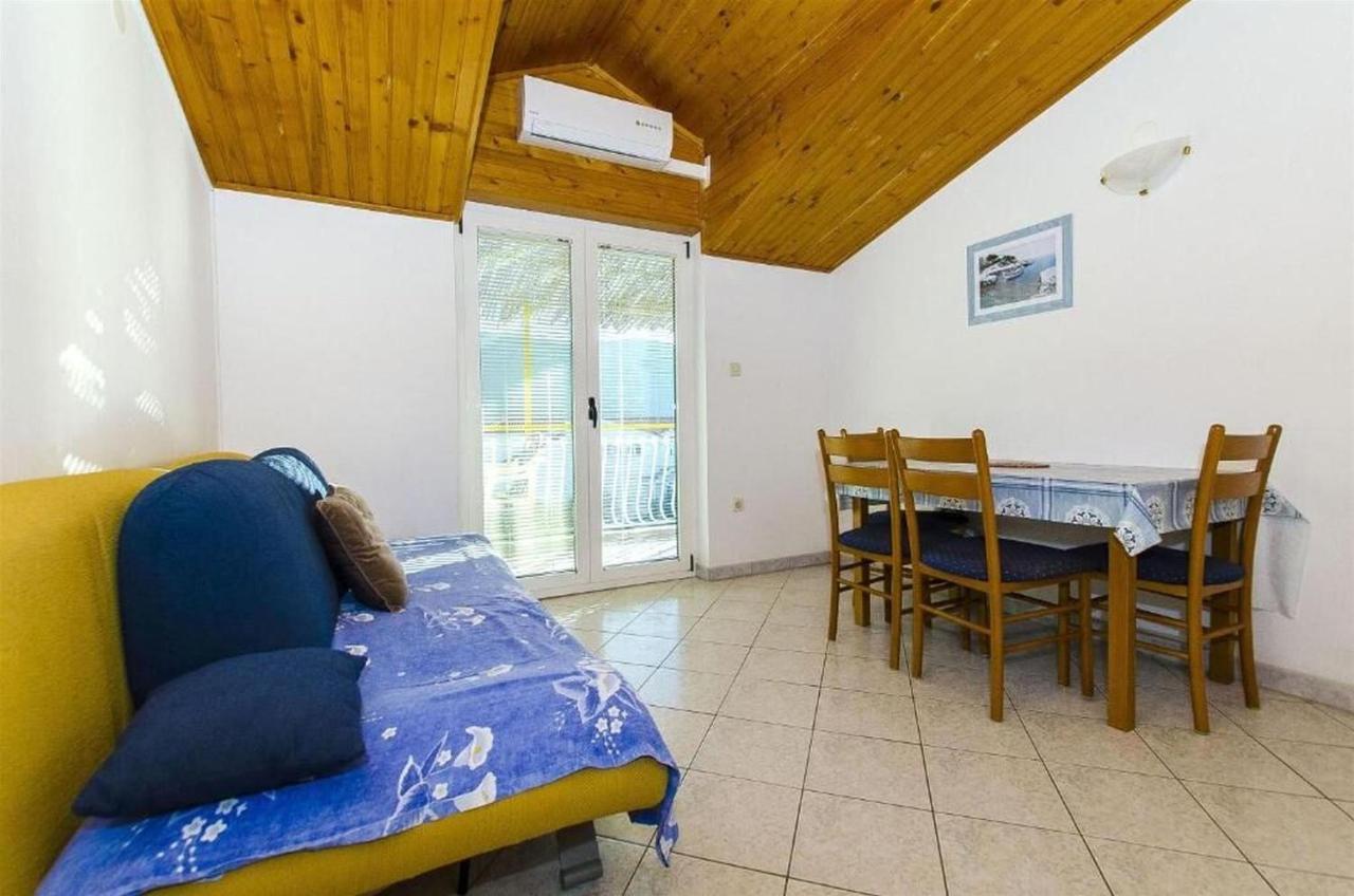 Apartments Nada Grebastica Bagian luar foto