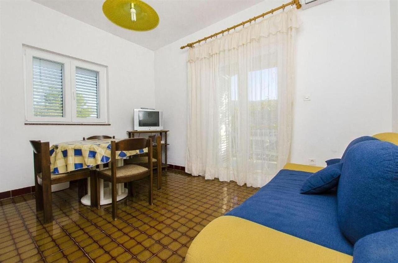 Apartments Nada Grebastica Bagian luar foto