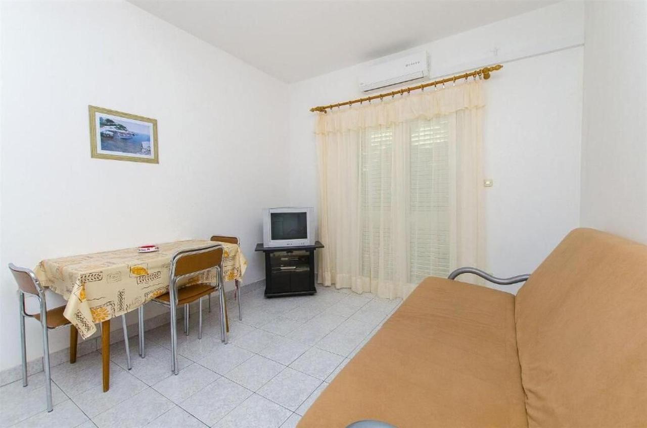 Apartments Nada Grebastica Bagian luar foto