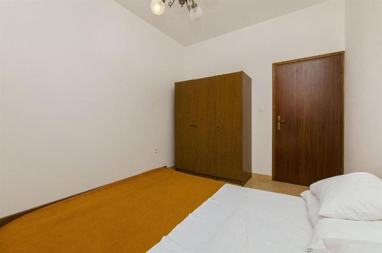 Apartments Nada Grebastica Bagian luar foto
